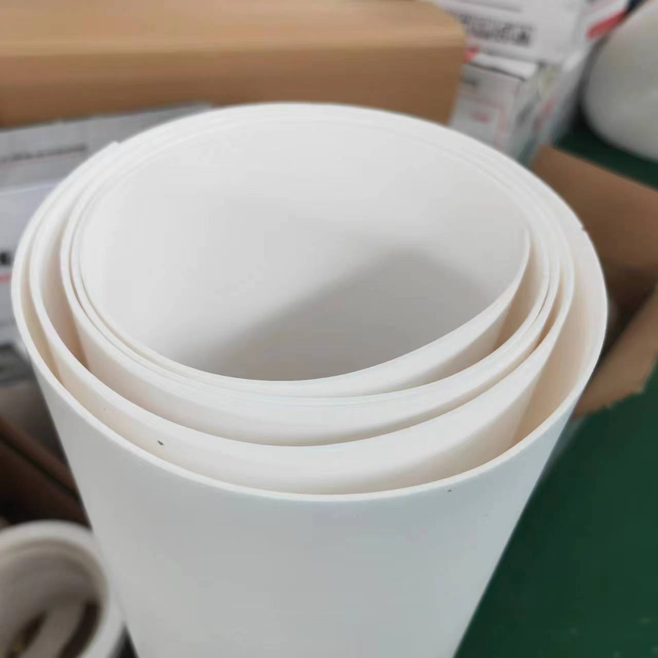 Fabricación personalizada de láminas de teflón: ingeniería de precisión para sus especificaciones